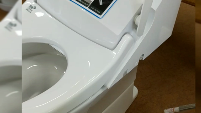 渋川市　水まわりリフォーム　トイレの掃除　隙間掃除が簡単にできるトイレの記事動画