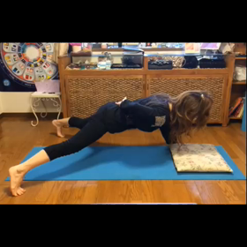 女版ロッキー！  片手腕立て編の画像