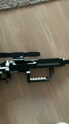 息子が作ったレゴ銃の記事動画