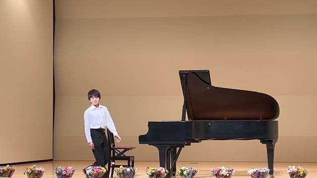 ピアノコンサートの記事動画