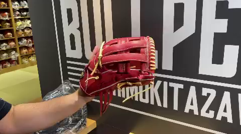 【ザナックス】大学生のお客様にが選んだトラストX硬式グラブ［IB1型］を型付け！の記事動画