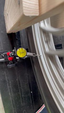 SR400 ホイール 振れ確認の記事動画