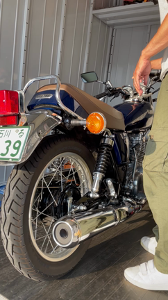 SR400 マフラー交換 PeytonPlace ペイトンプレイスの記事動画