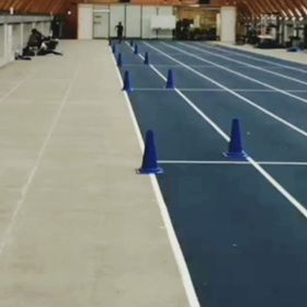 「走る」と「スプリントする」の画像