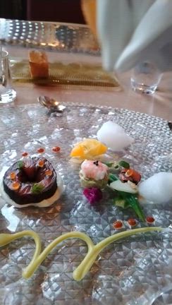 ダッフィー＆フレンズのフィルド・ウィズ・ジョイ！ グルメディナーコースの記事動画