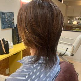 セミロングハイレイヤーウルフの画像