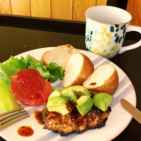 いつもの自家製ソースでアボカドハンバーグ・プレート♪の画像