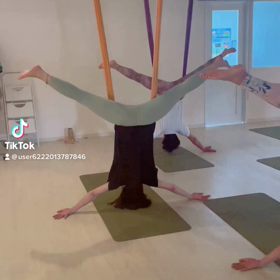 レッスン風景（アドバンスクラス）逆さまの画像