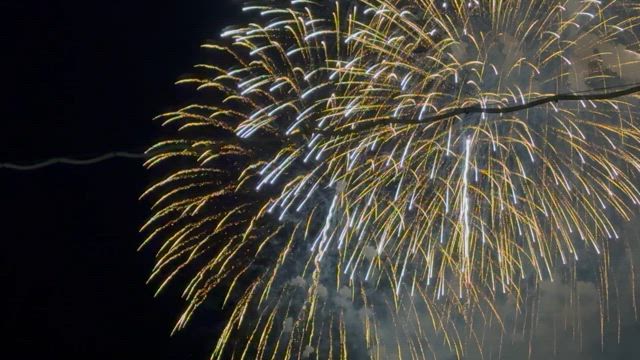 大爆音にびっくりしたら花火大会だった件の記事動画