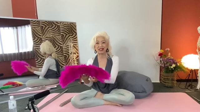 "ジュリアナ扇子"大活躍の巻の記事動画