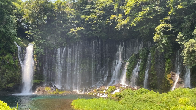 涼しくて気もち良くて滝遊びも川遊びも出来るこの夏イチオシのおススメスポットの記事動画