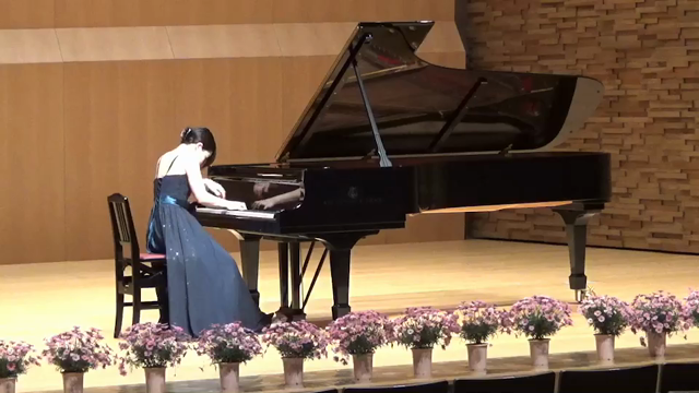 発表会で熱演する小笠原遥奈さんです❣️の記事動画