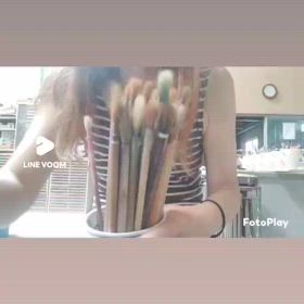 蓋物に赤の上絵の線をを引きますの画像