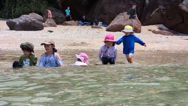 山川・くり屋旅館（３泊目）タツノオトシゴハウス　秘境の海水浴の記事動画