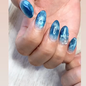 マグネットネイルで作るカラーグラデーション夏の画像