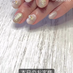 大人女子キラキラネイルの画像