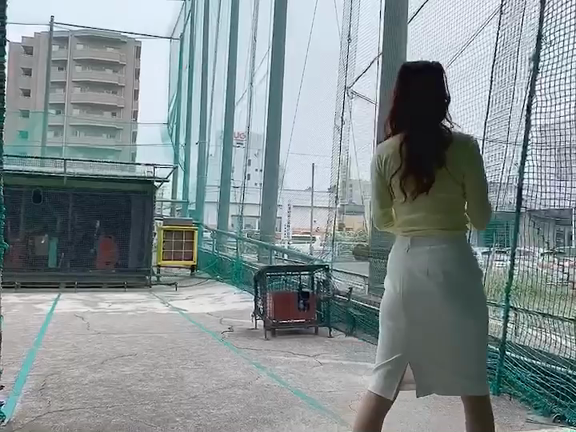 マツダスタジアム始球式の記事動画