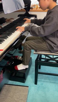 発表会の曲のレッスンピアノ男子くんの記事動画