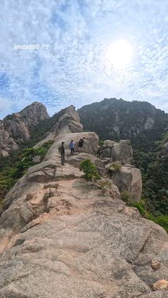 韓国 日韓登山会 北漢山の頂上が凄いことになってましたの記事動画