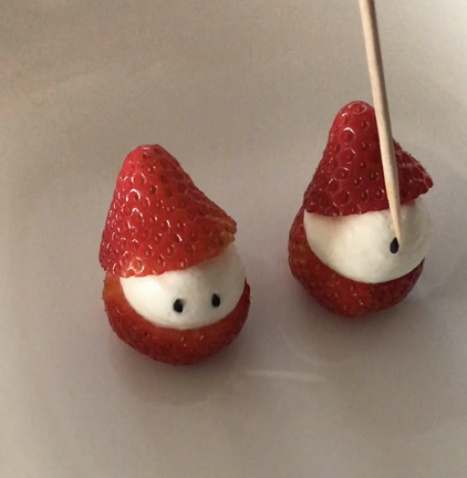 簡単！かわいい！クリスマス苺サンタの作り方の記事動画