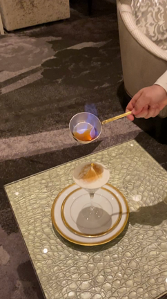 青い炎が舞い上がるモンブランパフェ【ホテルインターコンチネンタル東京ベイ】の記事動画