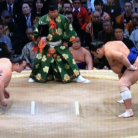 九州場所四日目の画像