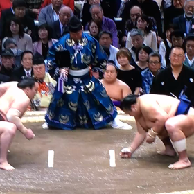 春場所初日の画像
