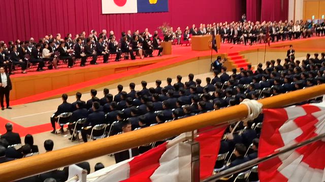 やっと帽子投げ！～防衛大学校　卒業式の記事動画