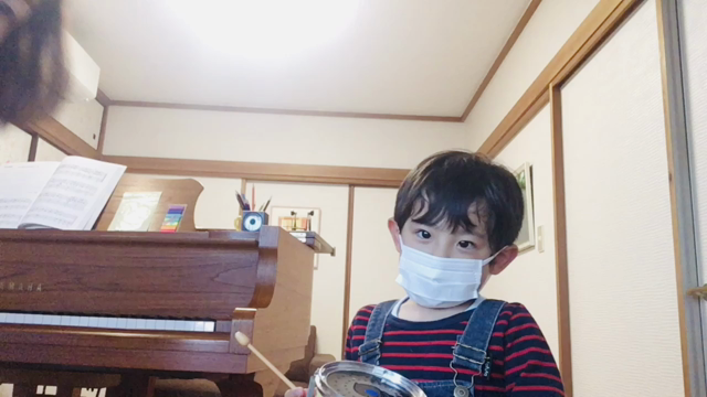 ピアノレッスン風景⑧　 ひとりでがんばった！年少さん男の子 レッスン第２回目の記事動画