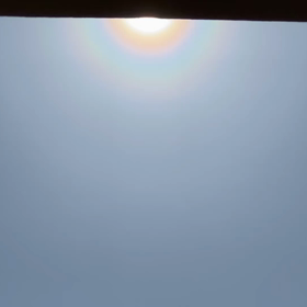 降り注ぐ光の画像