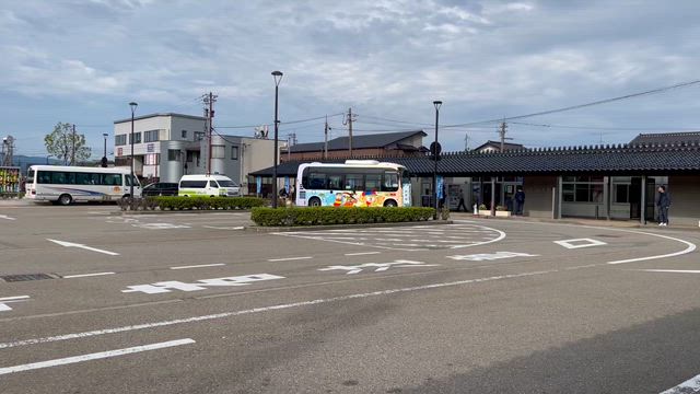 怪物くんバスと忍者ハットリくん列車の記事動画