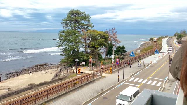 怪物くんバスと忍者ハットリくん列車の記事動画