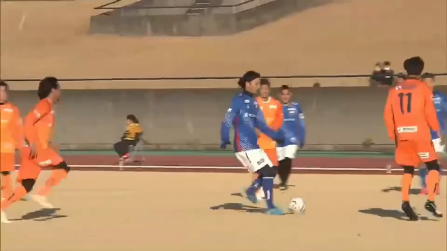 ゴール裏からのシュートシーンの記事動画