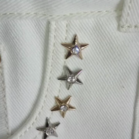 デニムリメイクバッグ風スタッズバッグ・Mサイズ・ホワイトの画像