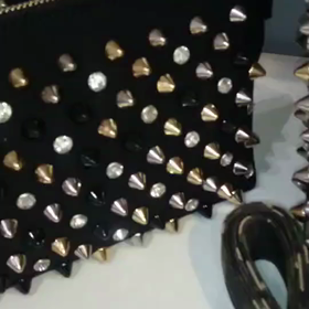 ラインストーン×スタッズコスメポーチ・全7カラー有りの画像