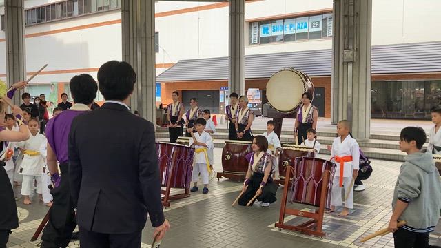 「空手と和太鼓〜和が織りなす感動の舞台」 ＠ユニバードーム学園都市駅前の記事動画