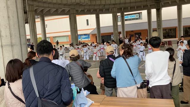 「空手と和太鼓〜和が織りなす感動の舞台」 ＠ユニバードーム学園都市駅前の記事動画