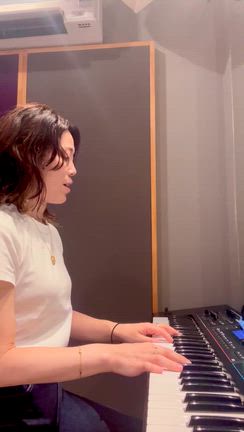 今日の練習の一コマ「ただ泣きたくなるの」歌ってみた♪の記事動画
