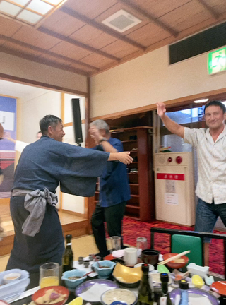 泡盛　古酒の宴に潜入！の記事動画