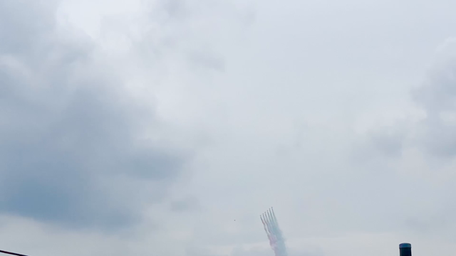 ブルーインパルスが飛んだ！の記事動画