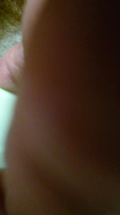 飢餓状態の子に大量のご飯をあげるのは危険の記事動画