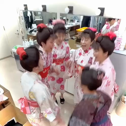 こまつ座千秋楽の記事動画