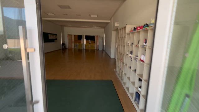 昼の体育館（考査中）の記事動画