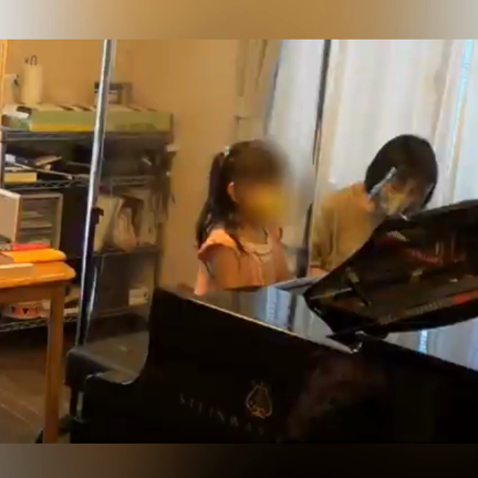あれ、違う曲が…弾き直して、とっても上手に弾けましたの記事動画