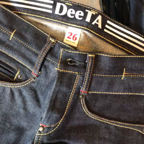 DeeTA “BOTTON FLY vs ZIPPER FLY”の画像