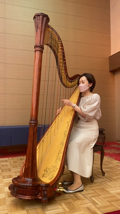 ホテルオークラにてハープ体験✨の記事動画