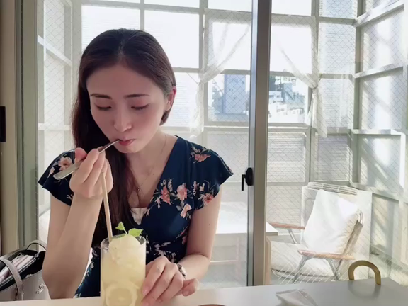 後輩の里奈ちゃんの記事動画
