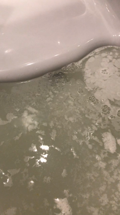 お湯張りすると緑色の汚れが出てくるので何とかして欲しいの記事動画