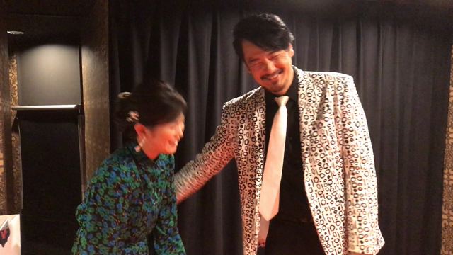 純烈さんが誰も知らない劇場に！の記事動画