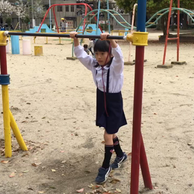 逆上がり(小学生1年生 女子)の画像